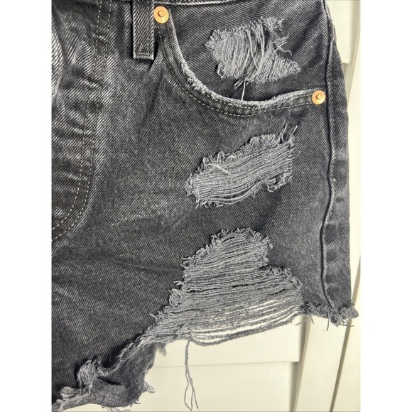 Levi's 501 High Rise Button Fly Distressed Hem Shorts Size 26 Stowaway Black - Picture 6 of 9